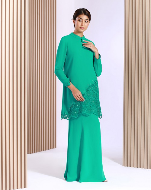 SURI BAJU KURUNG