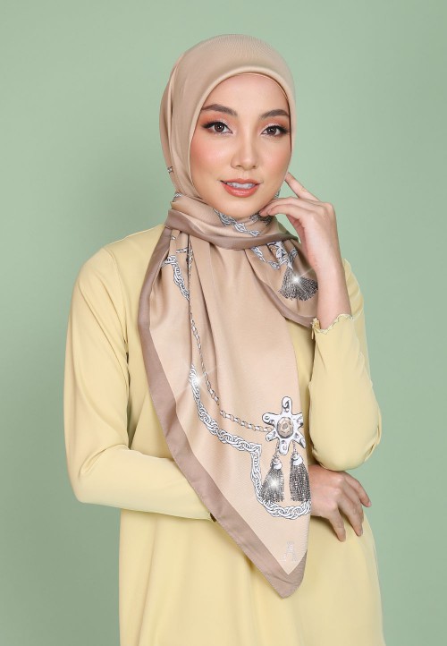 SQ TWIN TASSEL PTD DIAMOND 289