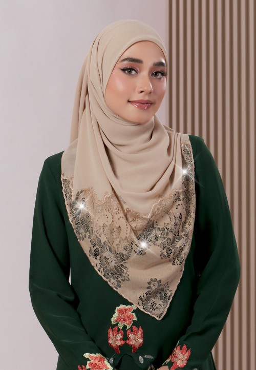 SQUARE PRIMROSE PLAIN LACE DIAMOND 249